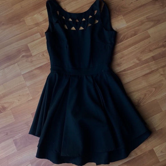 Black Semi-Formal Dress! - Picture 2 of 3